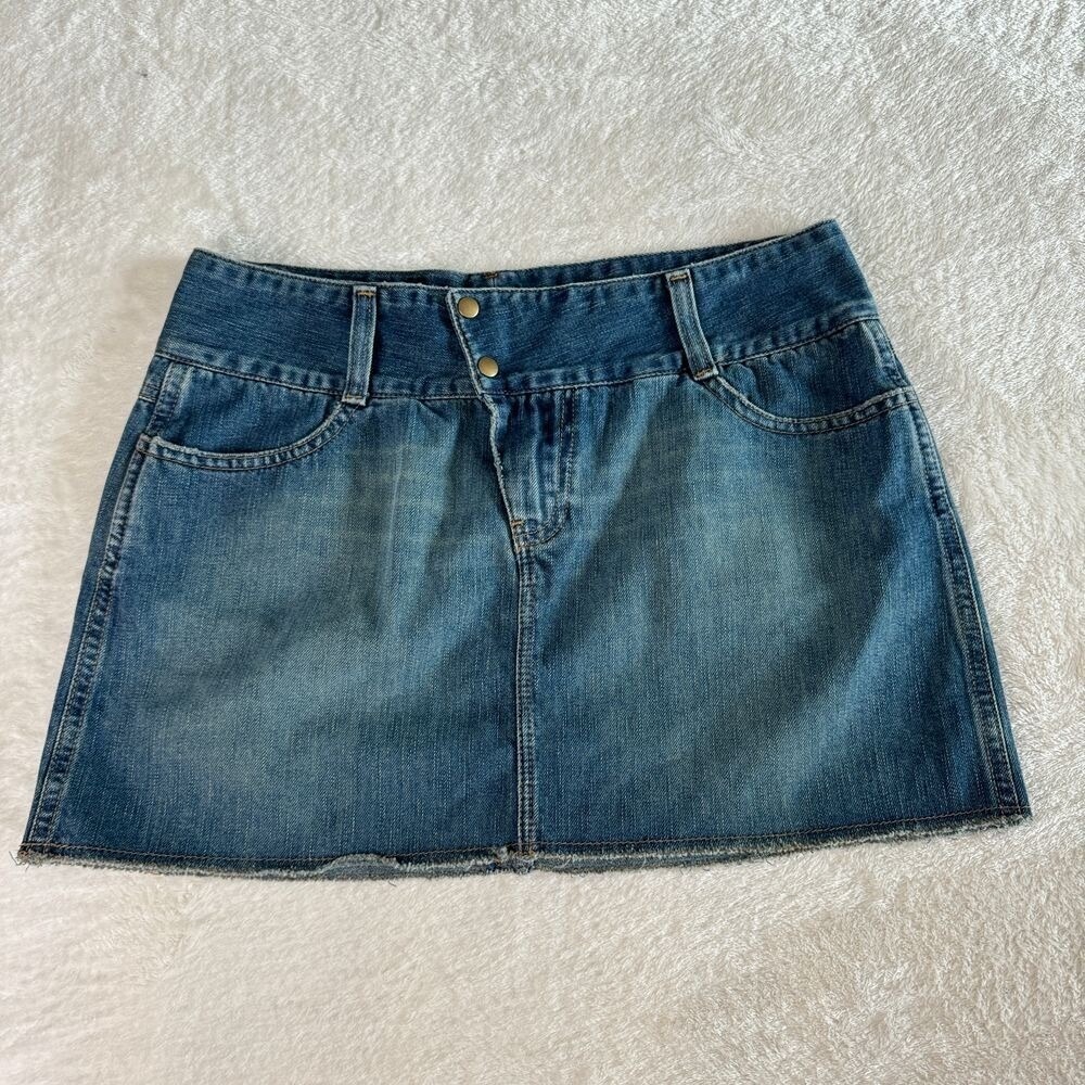 American Eagle‎ Skirt Womens 4 Blue Denim Mini Vtg Y2K Ultra Low Rise Raw Hem - Picture 2 of 14